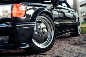 Mercedes-Benz 560 SEC AMG 6.0 Widebody Leistungssteigerung Fahrwerk Felgen Versteigerung RM Sotheby's Luxusklasse Coupé C126