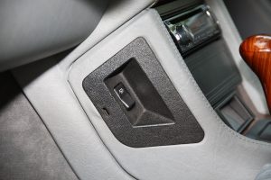 Mercedes-Benz E 200 T-Modell S124 Tuning Airride Tieferlegung Felgen Innenraum-Veredelung Oldtimer Klassiker