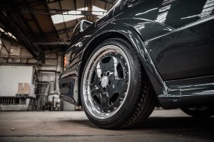 Mercedes-Benz W201 190 E 2.0 Tuning Belgien Evolution II Bodykit Abgasanlage Fahrwerk Felgen Innenraum-Veredelung