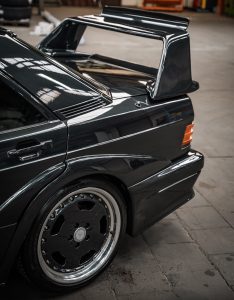 Mercedes-Benz W201 190 E 2.0 Tuning Belgien Evolution II Bodykit Abgasanlage Fahrwerk Felgen Innenraum-Veredelung