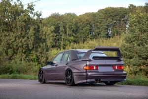 Mercedes-Benz W201 190 E Tuning Evo-Style Bodykit Felgen Luftfahrwerk Tieferlegung Innenraum-Veredelung