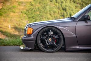 Mercedes-Benz W201 190 E Tuning Evo-Style Bodykit Felgen Luftfahrwerk Tieferlegung Innenraum-Veredelung