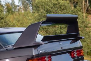 Mercedes-Benz W201 190 E Tuning Evo-Style Bodykit Felgen Luftfahrwerk Tieferlegung Innenraum-Veredelung