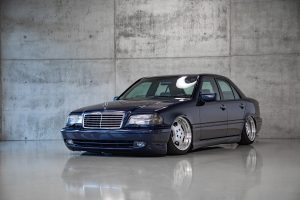 Mercedes-Benz W202 C 280 Limousine Tuning Karosserie-Upgrade Luftfahrwerk Felgen Innenraum-Veredelung