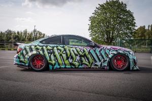 Mercedes C204 C 63 AMG Coupé Liberty Walk Widebody Karosseriekit Felgen Airride Luftfahrwerk Bremsen Innenraum-Veredelung Carbon Tuning Graffiti