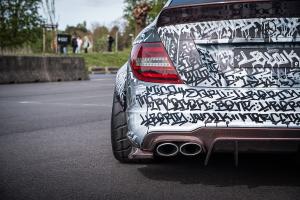 Mercedes C204 C 63 AMG Coupé Liberty Walk Widebody Karosseriekit Felgen Airride Luftfahrwerk Bremsen Innenraum-Veredelung Carbon Tuning Graffiti