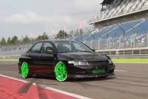 Mitsubishi Lancer Evolution IX Motor-Upgrade Leistungssteigerung Fahrwerk Felgen Carbon-Bodykit Bremsanlage Innenraum-Veredelung