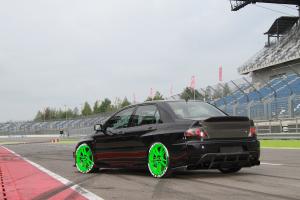 Mitsubishi Lancer Evolution IX Motor-Upgrade Leistungssteigerung Fahrwerk Felgen Carbon-Bodykit Bremsanlage Innenraum-Veredelung