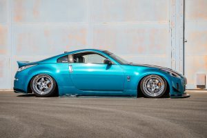 Nissan 350Z Tuning Bodykit Folierung Airride Luftfahrwerk Felgen Bremsen Innenraum-Veredelung Sportwagen Coupé Frankreich