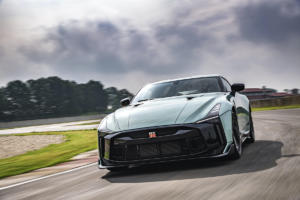 Nissan GT-R50 by Italdesign Sportwagen Coupé limitiertes Sondermodell erstes Kundenfahrzeug