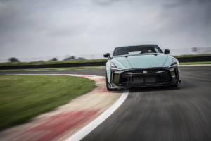 Nissan GT-R50 by Italdesign Sportwagen Coupé limitiertes Sondermodell erstes Kundenfahrzeug