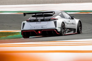Nissan-Leaf-Nismo-RC-Rennwagen-Elektroantrieb-2