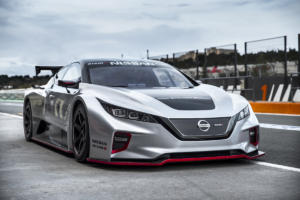 Nissan Leaf Nismo RC Rennwagen Elektroantrieb