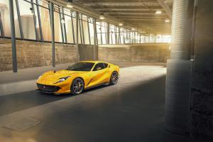 Novitec Ferrari 812 Superfast Sportcoupe Carbon-Aerodynamikteile Schmiedefelgen Fahrwerk Abgasanlage