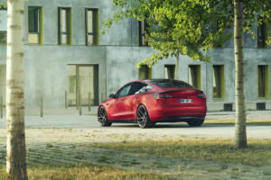 Novitec Tesla Model 3 Carbon Karosserie Anbauteile Schmiedefelgen Vossen Fahrwerk