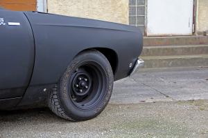 Old Legends Garage Plymouth Road Runner US-Car Oldtimer Muscle Car Karosserie-Individualisierung Innenraum-Veredelung