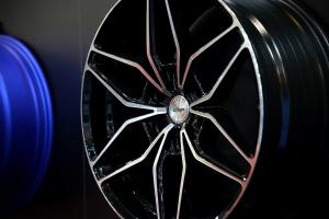 Oxigin Essen Motor Show 2018 OX24 Oxroad Felgen Tuning 