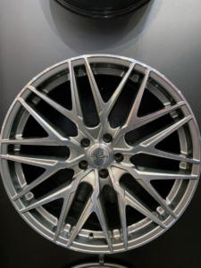 Oxigin Leichtmetallfelgen Essen Motor Show 2019 Neuheiten OX25 Oxcross hyper silver polish