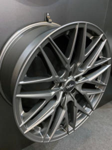 Oxigin Leichtmetallfelgen Essen Motor Show 2019 Neuheiten OX25 Oxcross titan spark