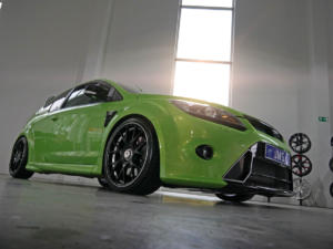 Ford Focus RS von JMS Fahrzeugteile und Schmidt Felgen