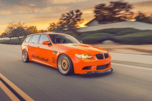Pit+Paddock Turn 14 Distribution BMW E91 M3 GTS Touring Karosserie-Umbau Motor Swap Leistungssteigerung Felgen Fahrwerk Getriebe Bremsen Innenraum-Upgrade Topmodell USA