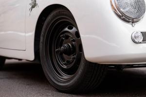 Porsche 356 A 1957 Emory Motorsports Outlaw Motor Leistungssteigerung Fahrwerk Felgen Scheibenbremsen Innenausstattung