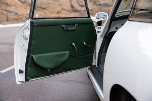 Porsche 356 A 1957 Emory Motorsports Outlaw Motor Leistungssteigerung Fahrwerk Felgen Scheibenbremsen Innenausstattung