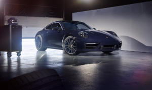 Porsche 911 Carrera 4S Belgian Legend Edition Jacky Ickx limitiertes Sondermodell 992 Coupe