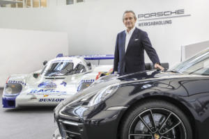 Porsche 911 Carrera 4S Belgian Legend Edition Jacky Ickx limitiertes Sondermodell 992 Coupe