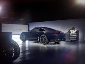 Porsche 911 Carrera 4S Belgian Legend Edition Jacky Ickx limitiertes Sondermodell 992 Coupe