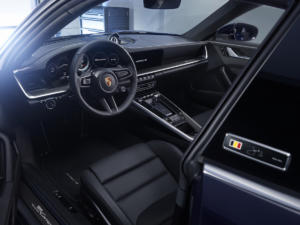 Porsche 911 Carrera 4S Belgian Legend Edition Jacky Ickx limitiertes Sondermodell 992 Coupe