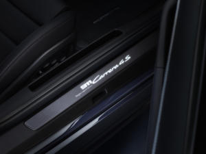 Porsche 911 Carrera 4S Belgian Legend Edition Jacky Ickx limitiertes Sondermodell 992 Coupe