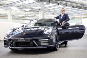 Porsche 911 Carrera 4S Belgian Legend Edition Jacky Ickx limitiertes Sondermodell 992 Coupe