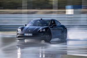 Porsche Taycan Elektroauto Einstiegsmodell Heckantrieb Drift-Rekord Hockenheim
