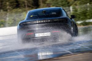 Porsche Taycan Elektroauto Einstiegsmodell Heckantrieb Drift-Rekord Hockenheim
