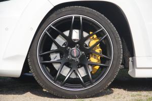 Power-Parts Jeep Grand Cherokee Trackhawk Widebody Karosseriekit Felgen Tieferlegung SUV Topmodell US-Car