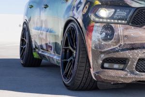 Projekt Cars Dodge Durango R/T Tuning Felgen Tieferlegung Leistungssteigerung Folierung Beleuchtung