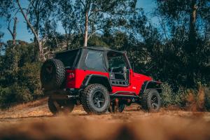 Quadratec Jeep Wrangler Workshop High School Jugendliche Petersen Automotive Museum Los Angeles Projektfahrzeug