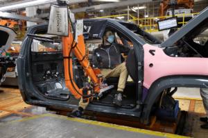 Ram 1500 TRX Neuheit Pick-up Topmodell US-Car Produktionsstart erstes Exemplar Versteigerung