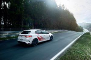 Renault Mégane RS Trophy-R Rundenrekord frontgetriebene Serienfahrzeuge Nürburgring Nordschleife Kompaktsportler Hot Hatch