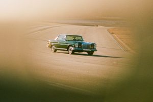 Retro Designs 1969 Mercedes-Benz W111 280 SE Restomod V8 Ottomotor Automatikgetriebe Felgen Restauration Fahrwerk Bremsen Innenraum-Veredelung Upgrade Oldtimer Klassiker Luxusklasse Limousine USA