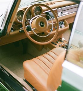 Retro Designs 1969 Mercedes-Benz W111 280 SE Restomod V8 Ottomotor Automatikgetriebe Felgen Restauration Fahrwerk Bremsen Innenraum-Veredelung Upgrade Oldtimer Klassiker Luxusklasse Limousine USA