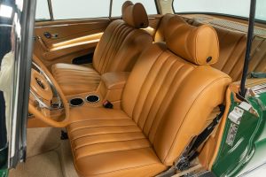 Retro Designs 1969 Mercedes-Benz W111 280 SE Restomod V8 Ottomotor Automatikgetriebe Felgen Restauration Fahrwerk Bremsen Innenraum-Veredelung Upgrade Oldtimer Klassiker Luxusklasse Limousine USA