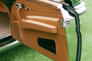 Retro Designs 1969 Mercedes-Benz W111 280 SE Restomod V8 Ottomotor Automatikgetriebe Felgen Restauration Fahrwerk Bremsen Innenraum-Veredelung Upgrade Oldtimer Klassiker Luxusklasse Limousine USA