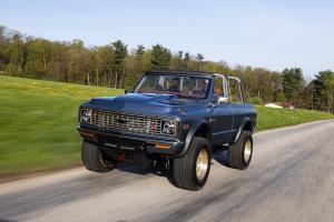 Ringbrothers Chevrolet K5 Blazer BULLY Tuning Restomod LS3-V8 Offroad-Fahrwerk Felgen Bremsanlage Innenraum Neuausstattung