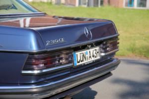 Mercedes C123 230 CE blau
