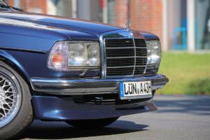 Mercedes C123 230 CE blau