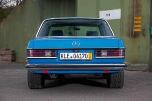 Mercedes-Benz W123 230 E 3.0-24V blau
