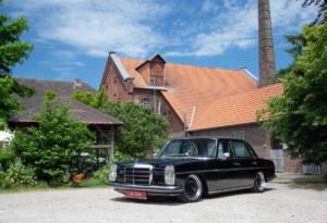 Mercedes-Benz W114 230 Strich-Acht