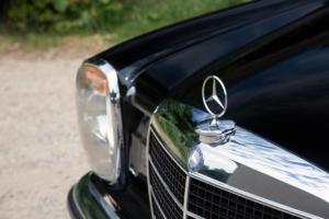 Mercedes-Benz W114 230 Strich-Acht